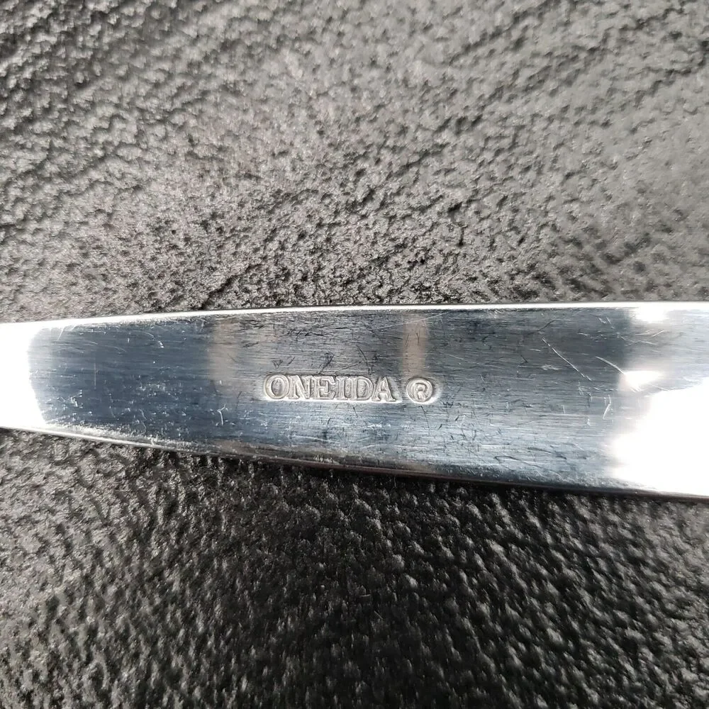 Oneida PENINSULA CASTLE JORDAN LAURA Stainless Fork 7 7/8